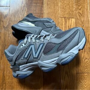 BRAND NEW NEW BALANCE 9060 SUEDE